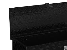Alukasse for montering av Autoterm Air 4 kw 90,5x35x40 cm med  ferdig hull  for varmer og ut og inn luft bak.  Samt for montering av 2 stk. 7 liter dieseltanker fra Autoterm. Ferdig montert dieselsystem gjennom kasse i stål/kobber med feste for dieselpumpe inne i kasse.   Kan også brukes til dobbeltmontasje av varmere.  2 stk. Autoterm Air 4 kw.