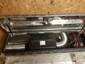Autoterm Air 4 kw som varme i kontor container.  Med batteri og lader.